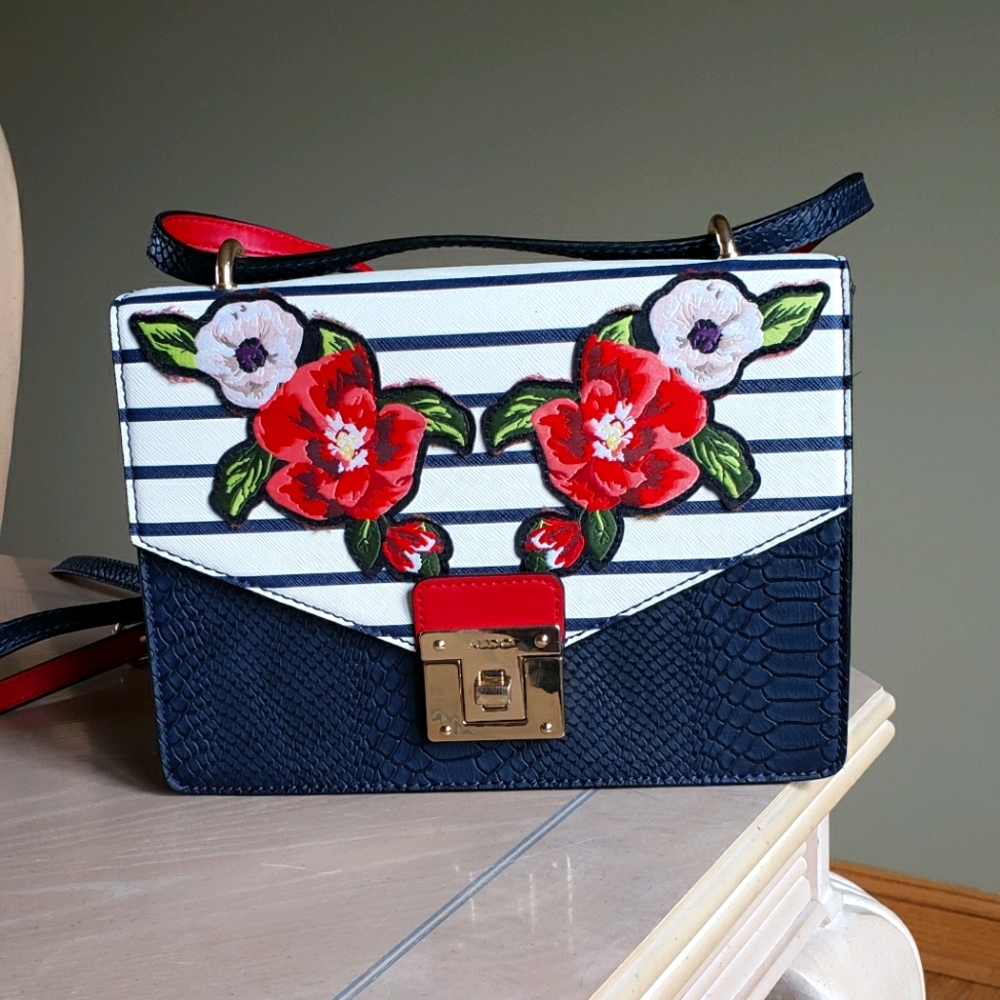 Aldo Floral purse 👛